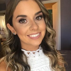 Meet your Posher, Celina